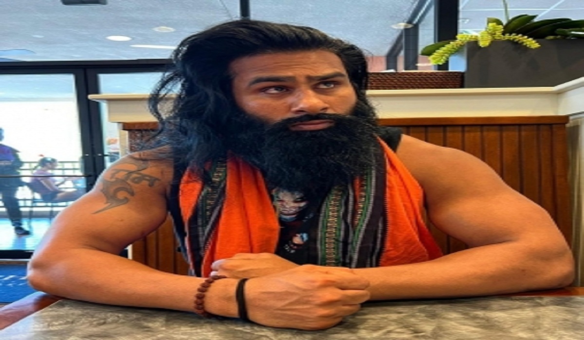 wwe indian wrestler veer mahaan lock horns roman reigns SummerSlam raw