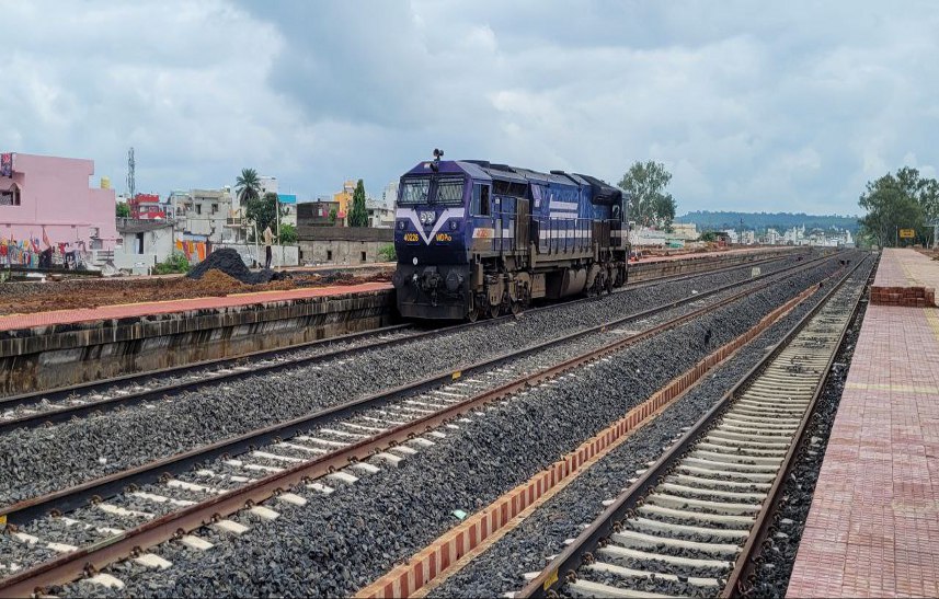 RAILWAY: ट्रैक की जांच करने छिंदवाड़ा से नैनपुर तक दौड़ा डीजल इंजन