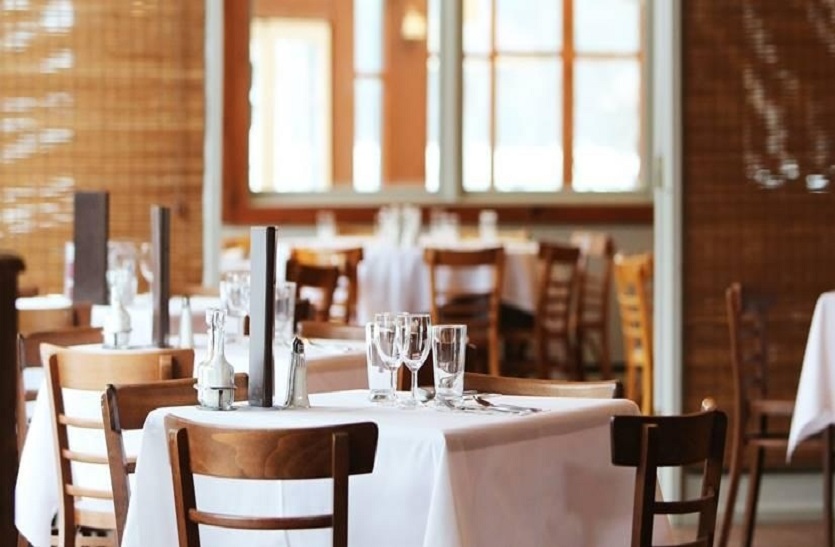 Restaurants additional service charges: रेस्तरां, होटल अभी भी वसूल रहे है अतिरिक्त सेवा शुल्क