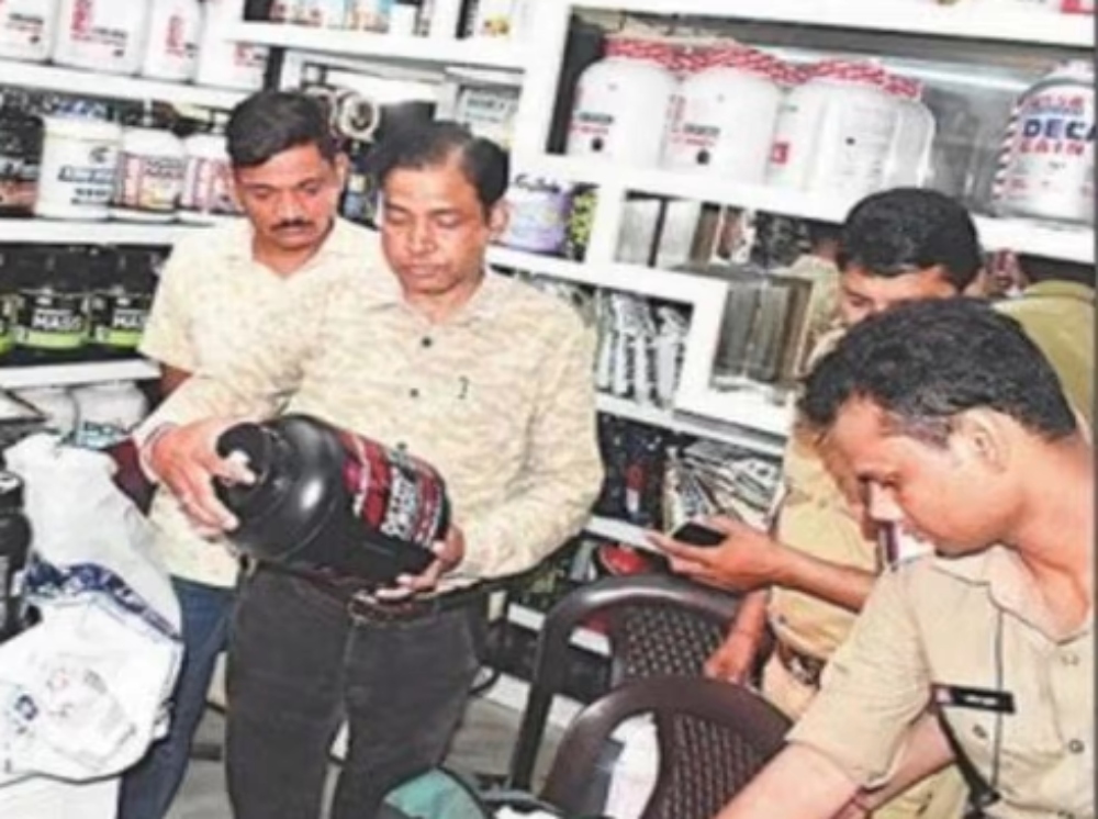 मेरठ एसओजी ने पकड़ा करोड़ो के कीमत की नकली फूड सप्लीमेंट और शक्तिवर्धक इंजेक्शन की खेप