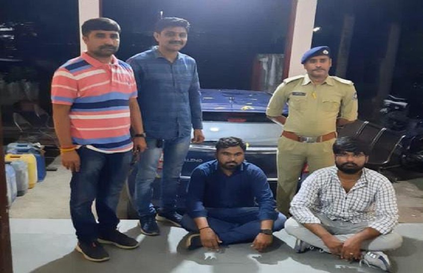 Gujarat Crime News सूरत से अपहृत युवक को पुलिस ने वासद से छुड़ाया, दो गिरफ्तार