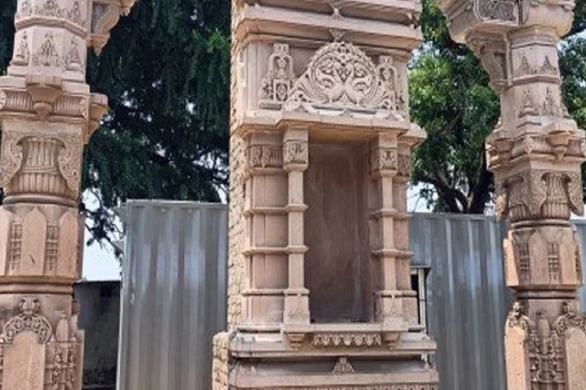 Ayodhya : रामलला मंदिर के गर्भगृह का 20 फीसद काम पूरा, 500 मजदूर सपने को मूर्तरूप देने में दिन रात जुटे