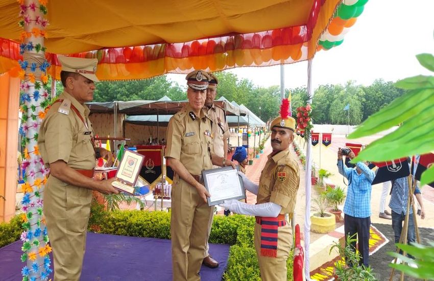 पुलिस बड़े में शामिल हुए 319 चालक कांस्टेबल, डीजीपी ने दिलाई देश सेवा की शपथ