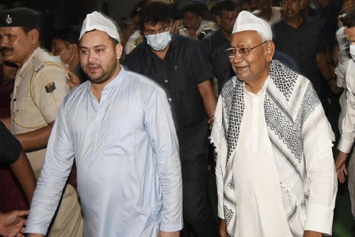 Bihar Political Crisis Live Updates: नीतीश कुमार ने दिया इस्तीफा, 160 विधायकों के साथ नई सरकार बनाने का दावा किया पेश