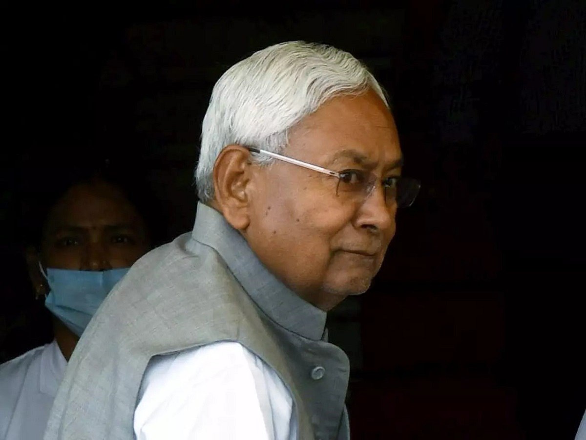 Bihar Politics: नीतीश कुमार की 'अवसरवादी राजनीति' की गूंज कहां तक