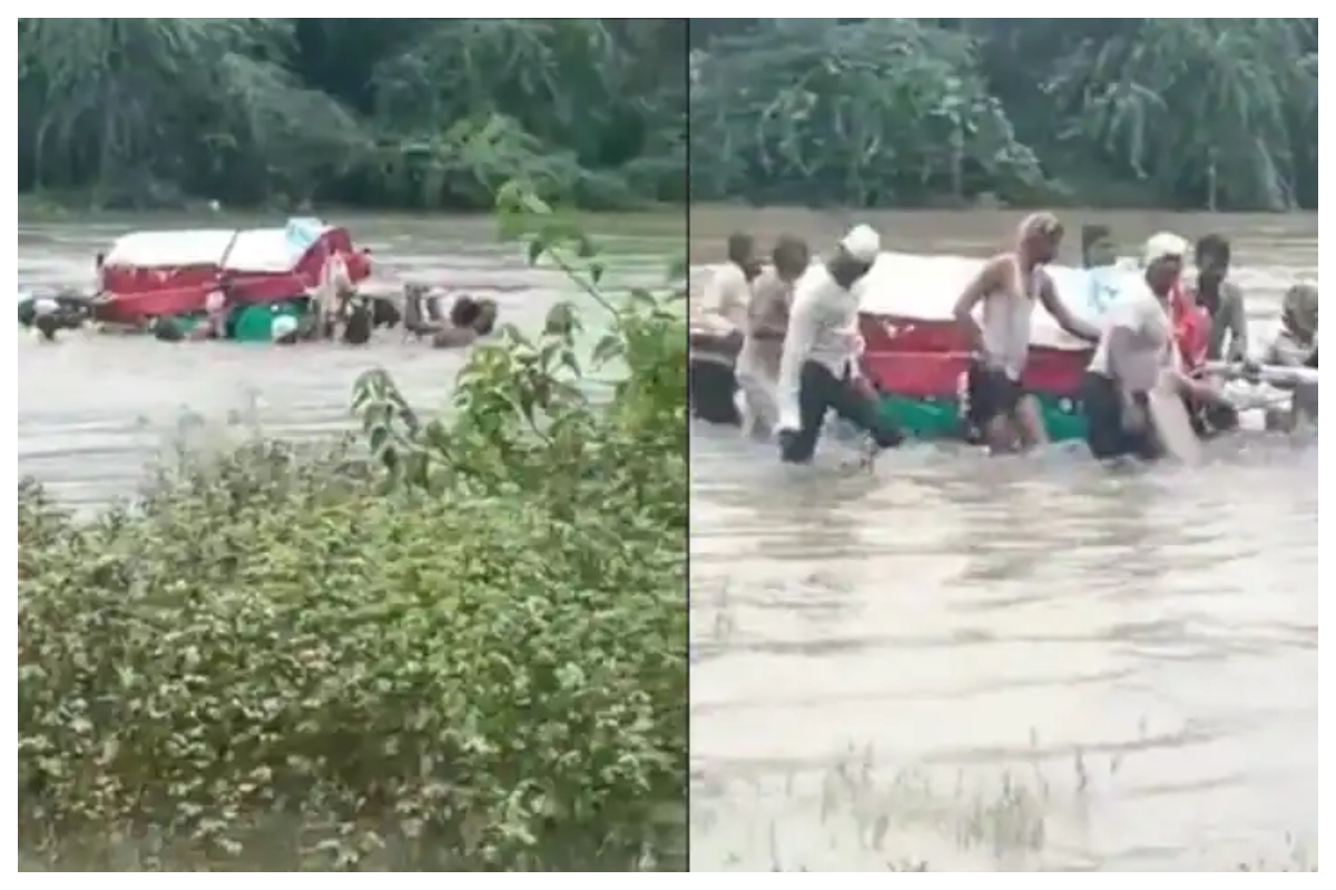 Maharashtra: सोलापुर में ग्रामीणों ने उफनती नदीं को पार कर निकाला जनाजा, दिल दहला देने वाला वीडियो हुआ वायरल