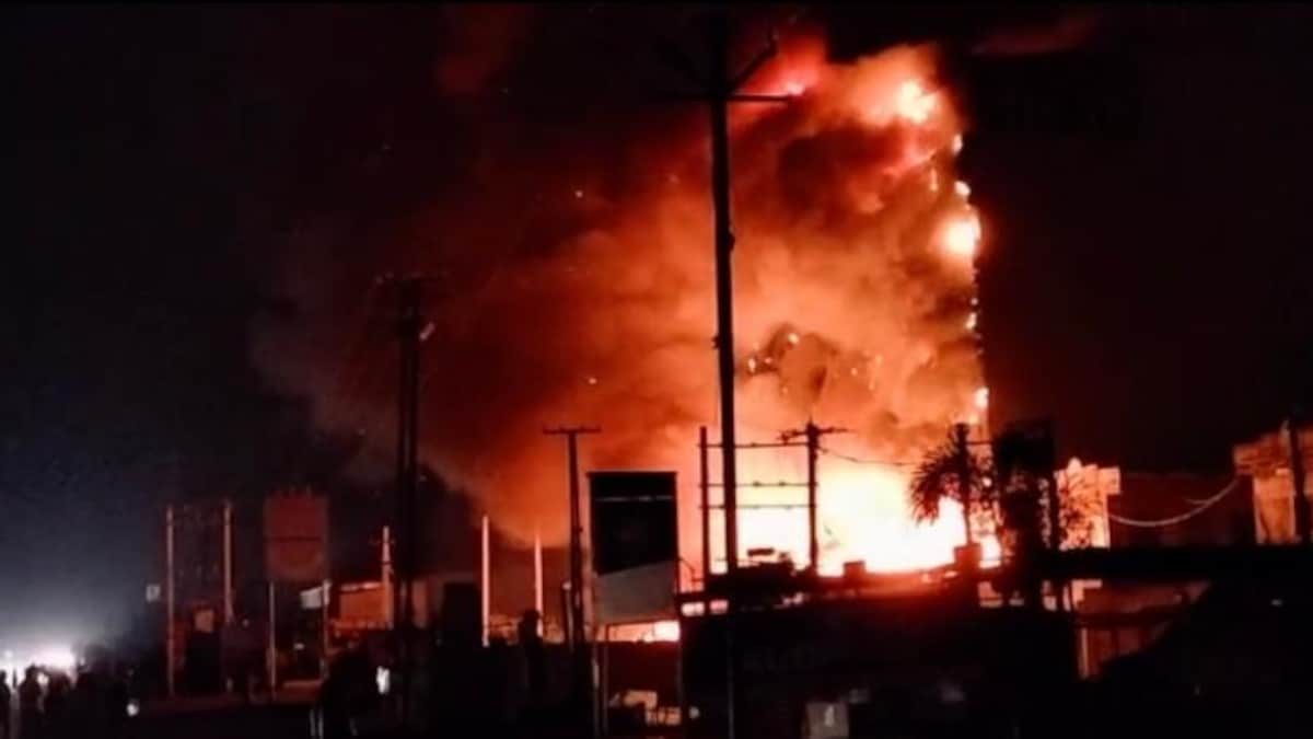 Gujarat News: जामनगर के होटल में लगी भयानक आग, कई लोगों के फंसे होने की आशंका