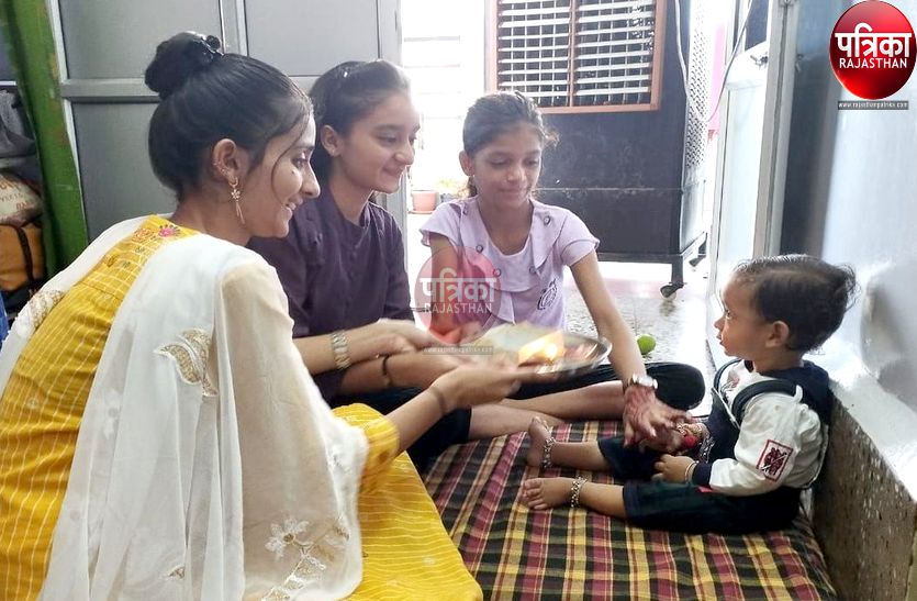 Raksha Bandhan 2022 : भाइयों की कलाई पर सजा बहना का प्यार