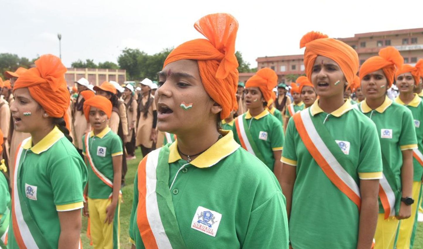 राजस्थान में विद्यार्थियों ने एक साथ देशभक्ति के तराने गाकर बनाया रिकॉर्ड, देखें Video