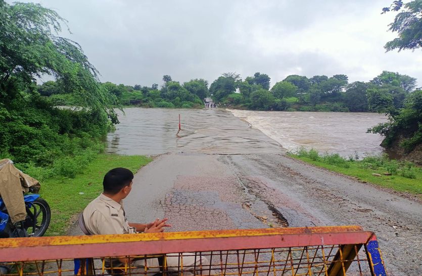Heavy Rain Update : भीलवाड़ा में भारी बरसात, गोवटा बांध छलका, त्रिवेणी नदी उफान पर, पुलों पर पुलिस तैनात