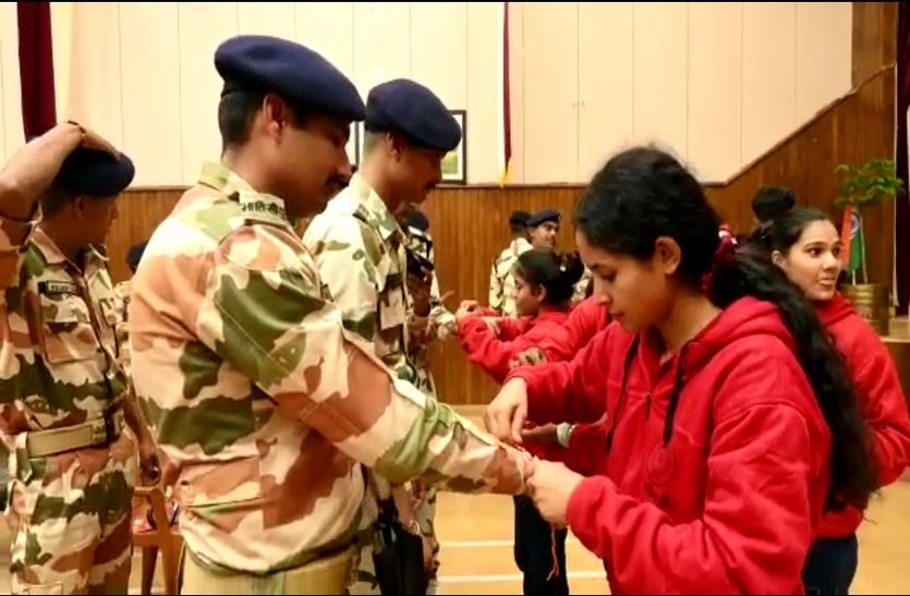 देश के रक्षकों की कलाइयों पर रक्षा सूत्र, ITBP जवानों को जयपुर की बेटियों ने बांधी राखी