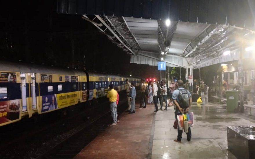 ट्रेनों की लेटलतीफी: शहडोल-अंबिकापुर एक्सप्रेस 7 घंटे तो 3 घंटे लेट पहुंची दुर्ग-अंबिकापुर ट्रेन