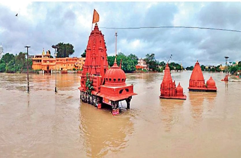 Flood In MP: उज्जैन की क्षिप्रा नदी में बाढ़, कई मंदिर पानी में डूबे, प्रशासन अलर्ट