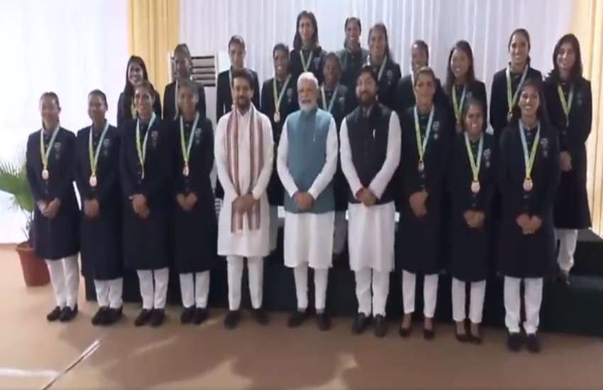 pm_modi_meets_cwg_athletes115.jpg