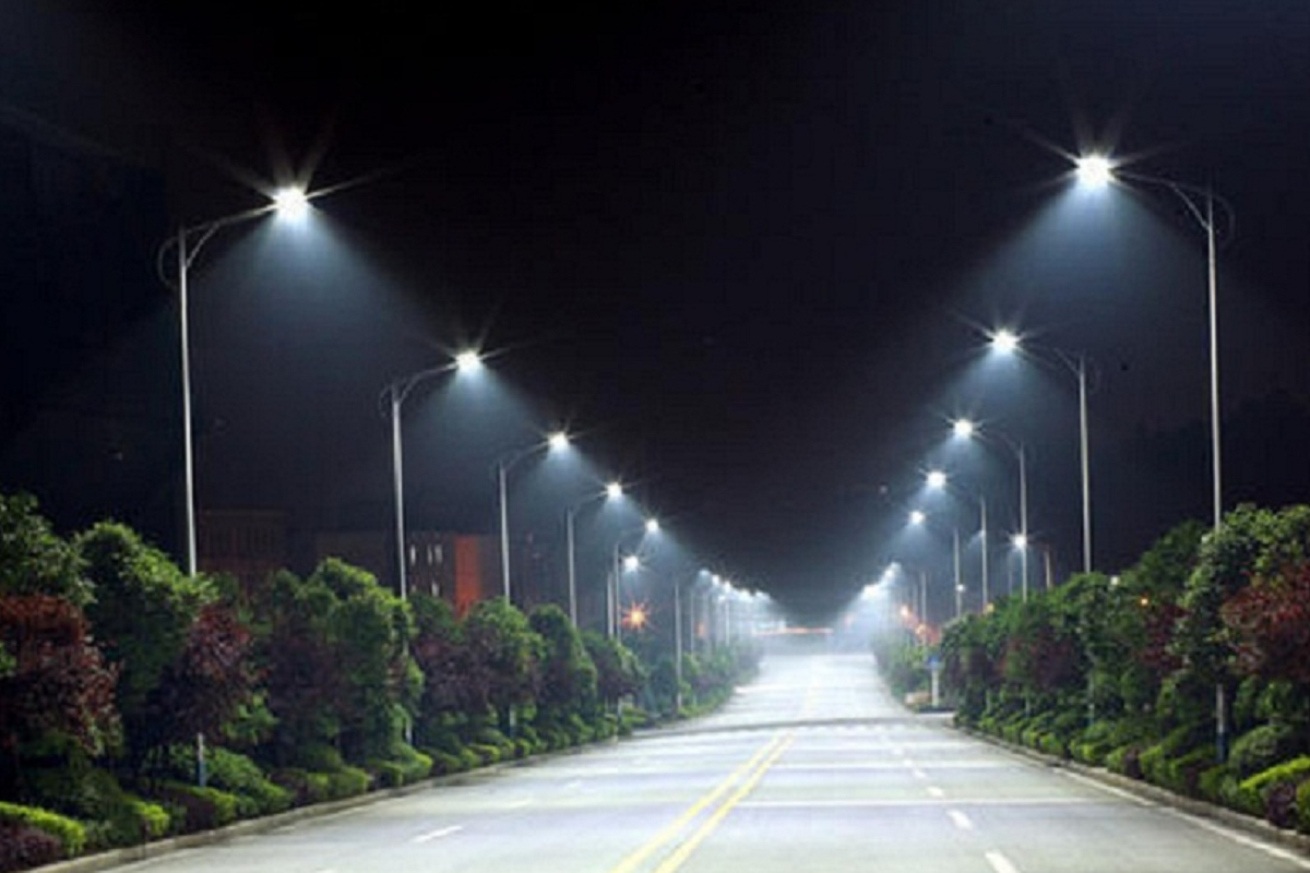 Diwali Season पर ना छा जाए अंधेरा, ना रोड लाइट्स का मेंटिनेंस और ना लगा पा रहे हैं नई लाइट्स