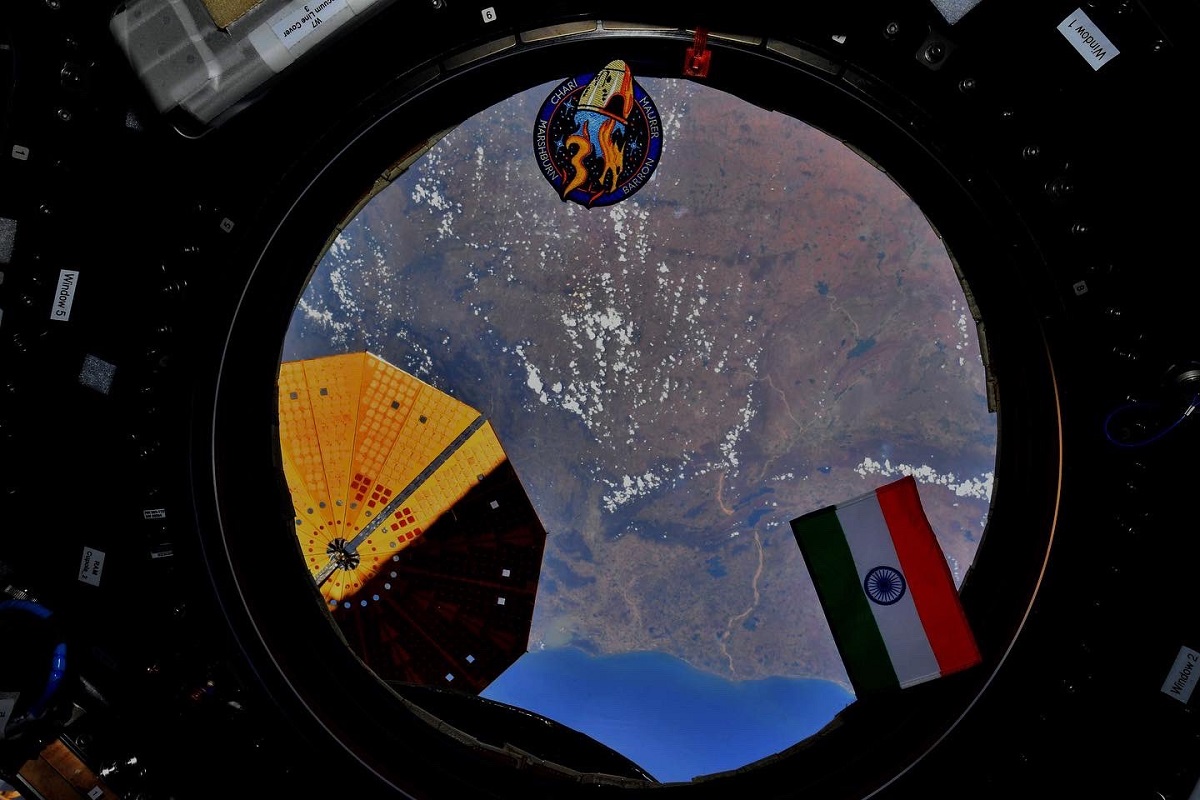 सिर्फ 'हर घर' ही नहीं, 'स्पेस' में भी लहराया 'तिरंगा', एस्ट्रोनॉट राजा चारी ने अंतरिक्ष स्टेशन पर लहराते झंडे की शेयर की तस्वीर