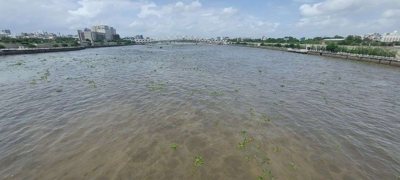 Ahmedabad: साबरमती नदी का बढ़ा जल स्तर