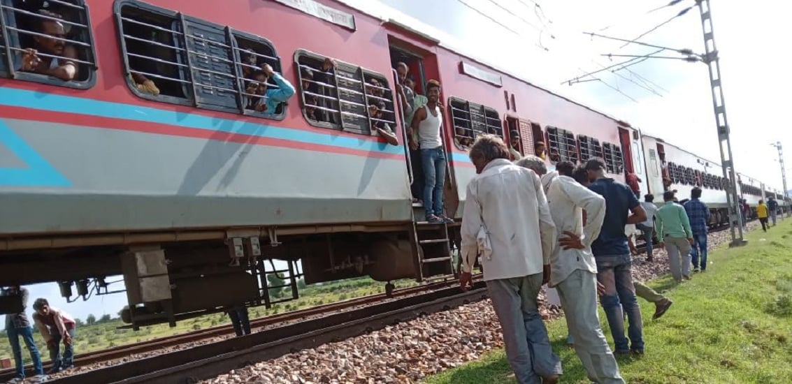 VIDEO: लव स्टोरी का END : अलवर के प्रेमी युगल ने जयपुर में ट्रेन के आगे कूदकर दी जान