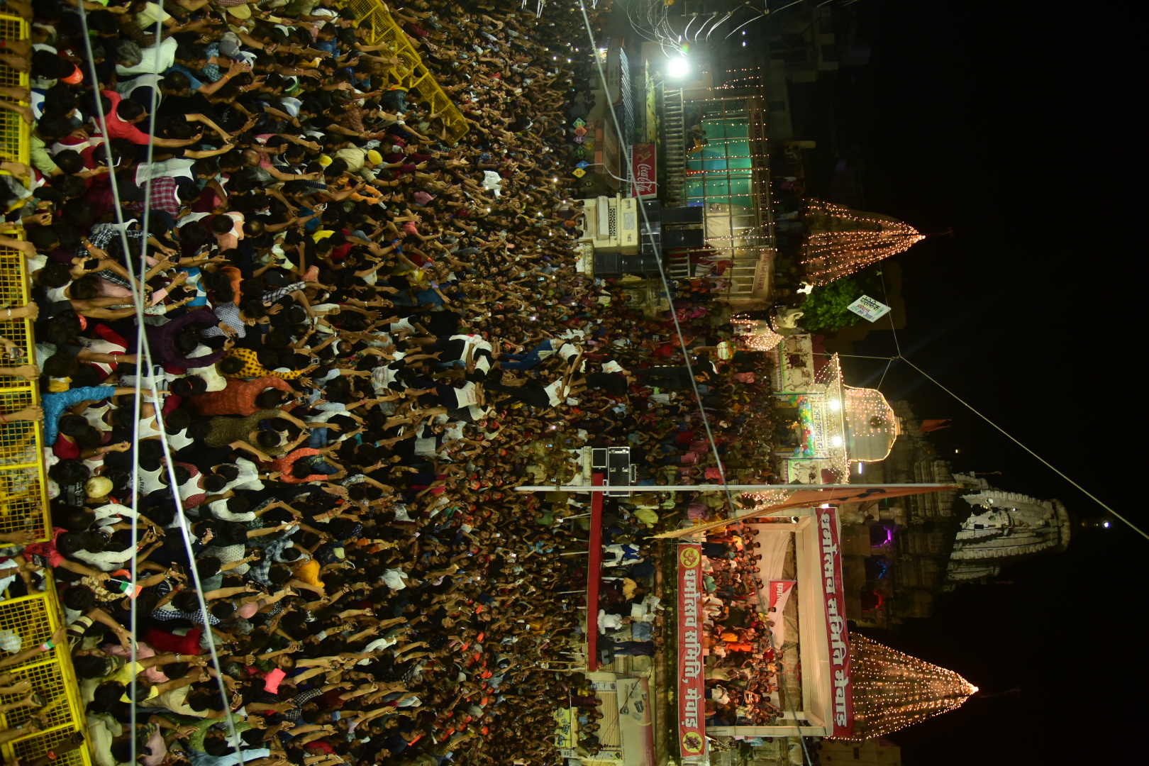 Video...Janmashtmi 2022: जगदीश मंदिर के बाहर मटकी फोड़ देखने उमड़ा शहर