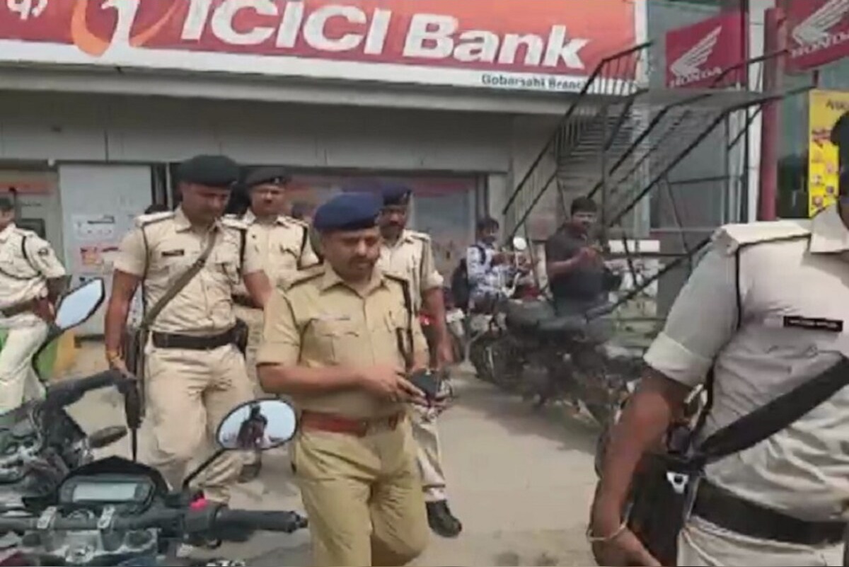 Bihar News: 15 lakh looted from ICICI Bank of Muzaffarpur in broad daylight | Bihar News: मुजफ्फरपुर ICICI बैंक से 15 लाख की दिनदहाड़े लूट, डिप्टी मैनेजर को बंधक बनाकर दिया गया