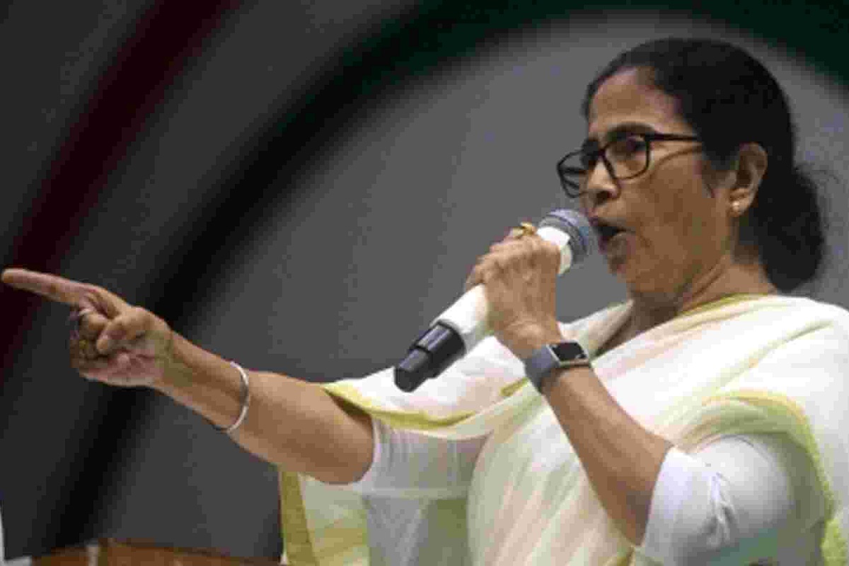 West Bengal News: ममता बनर्जी ने की प्रधानमंत्री मोदी की तारीफ, BJP नेताओं पर साधा निशाना, कहा - 'अपने नेताओं पर लगाए लगाम'