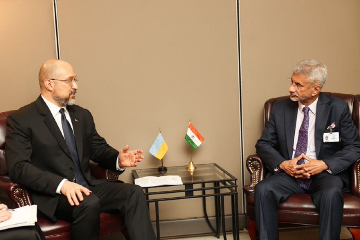 यूक्रेन के प्रधानमंत्री ने रूस को रोकने के लिए मांगा भारत का साथ, मानवीय सहायता के लिए दिया धन्यवाद