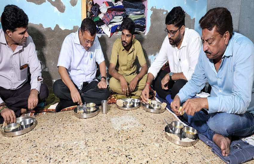 Ahmedabad: केजरीवाल को खाना खिलाने वाला ऑटो चालक निकला मोदी का फैन