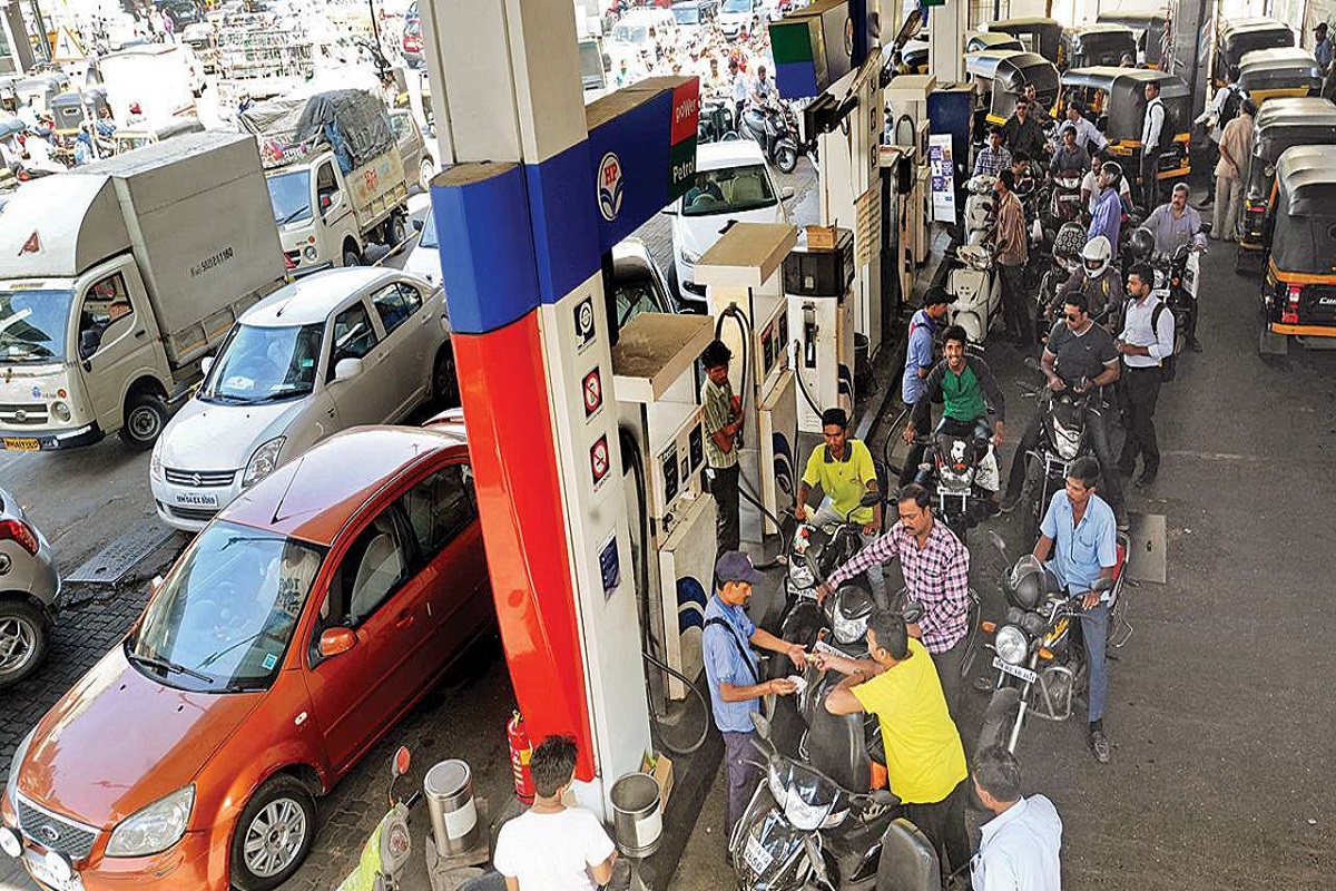 दिल्ली सरकार का बड़ा फैसला,  बिना पॉल्यूशन सर्टिफिकेट के राजधानी में नहीं मिलेगा पेट्रोल-डीजल