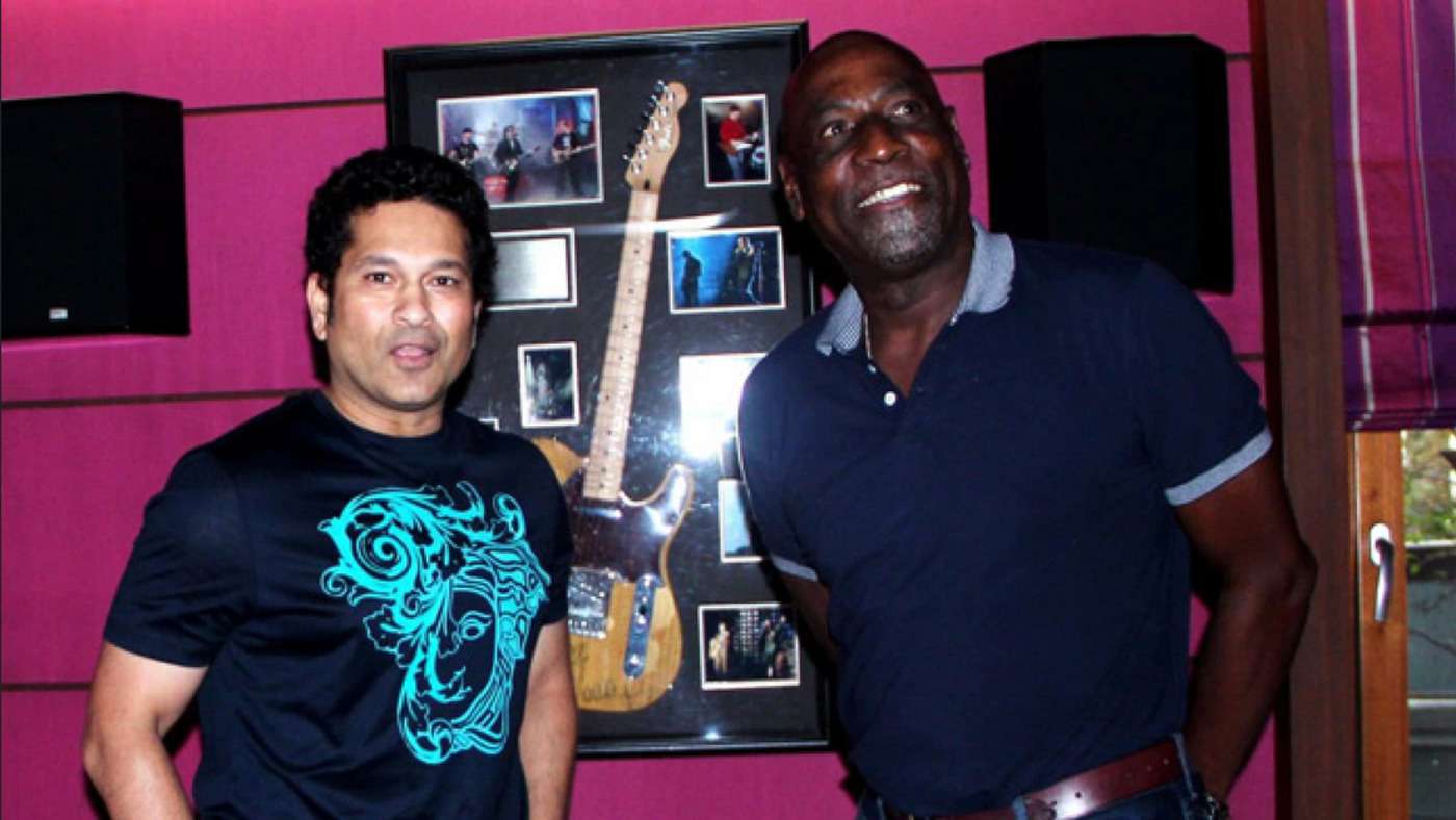 sachin_tendulkar_and_viv_richards.jpg