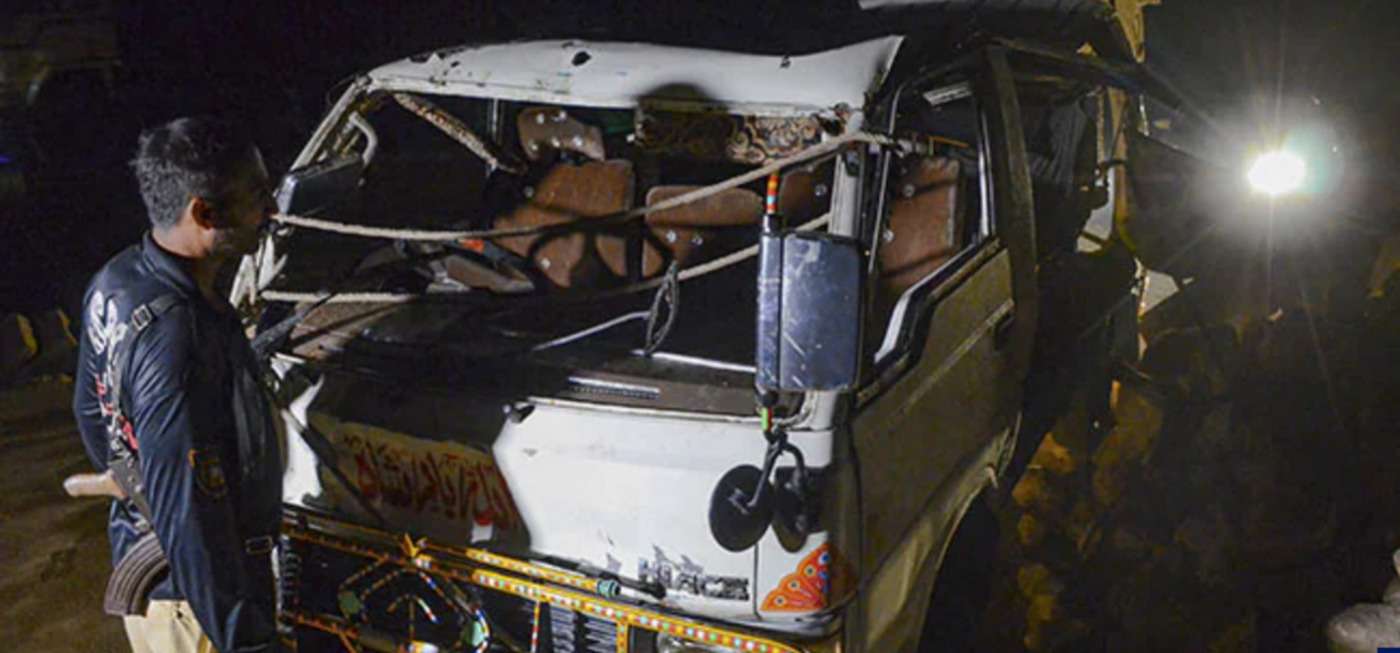 pakistan_bus_accident_2.jpg