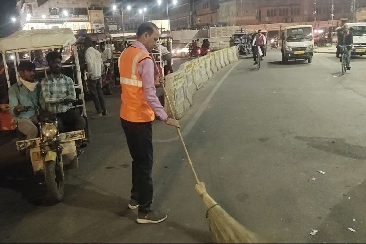 Heritage Nagar Nigam Jaipur Market Night Sweeping | बाजारों में रात को सफाई,  स्वच्छता में अव्वल आने के लिए उठा रहे ये कदम | Patrika News