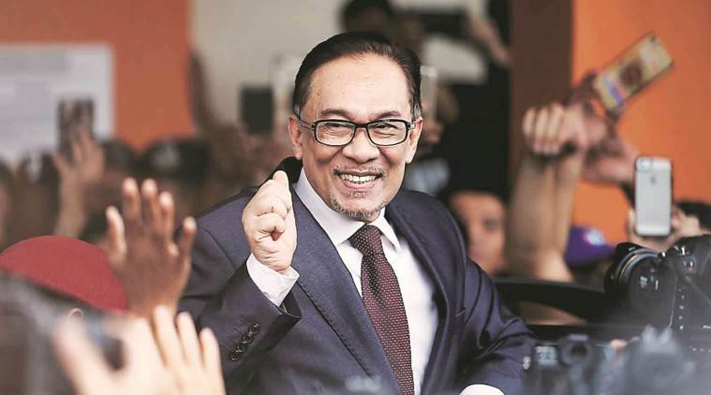 Anwar Ibrahim becomes new Prime Minister of Malaysia | अनवर इब्राहिम बने  मलेशिया के नए प्रधानमंत्री, देश के दसवें पीएम | Patrika News
