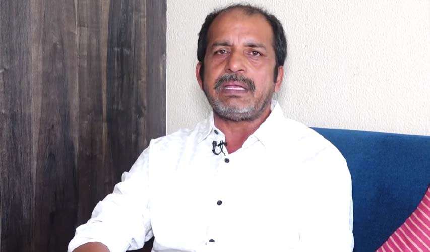 sumbul_touqeer_khan_father_1.jpg