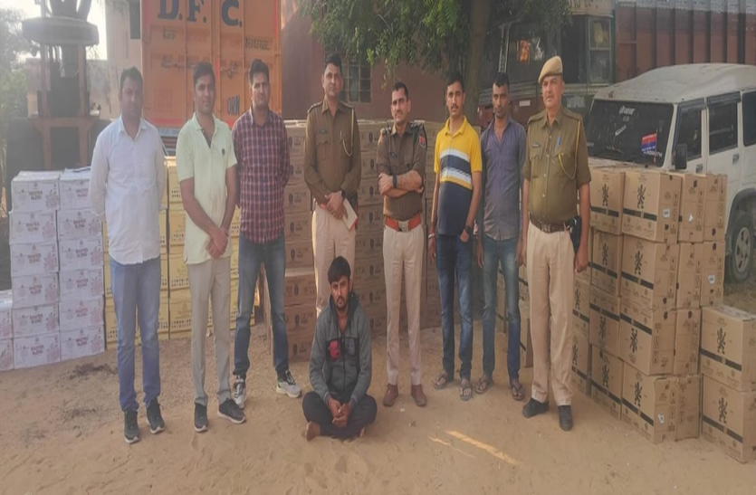 CRIME NEWS- ट्रक के पिछले हिस्से में छिपाकर रखी थी 36 लाख रुपए की अवैध शराब, पुलिस ने की जब्त