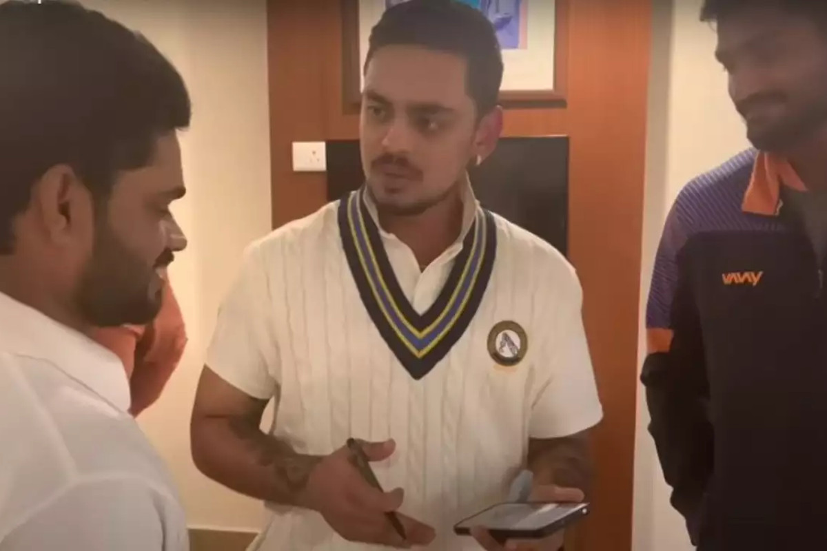 Ishan Kishan Refuses To Sign Above Ms Dhoni Signature As Demanded By