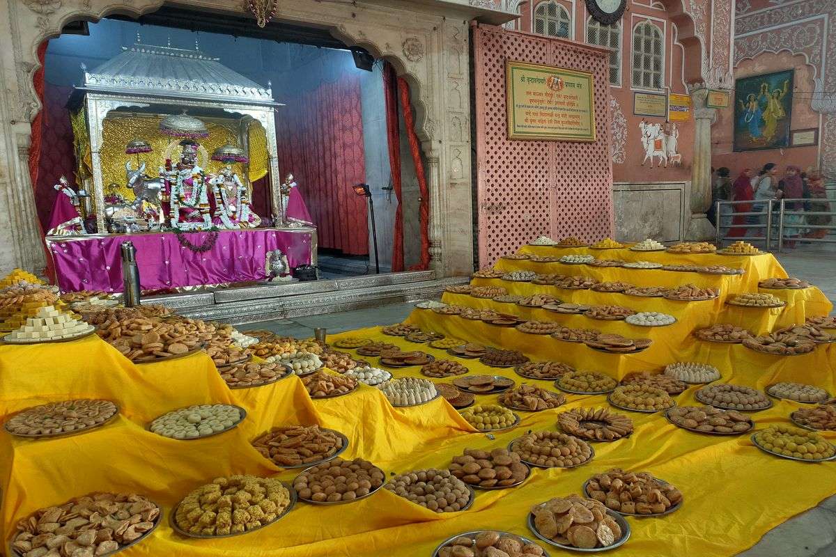 नए साल पर करिए जयपुर के प्रमुख मंदिरों के विशेष दर्शन