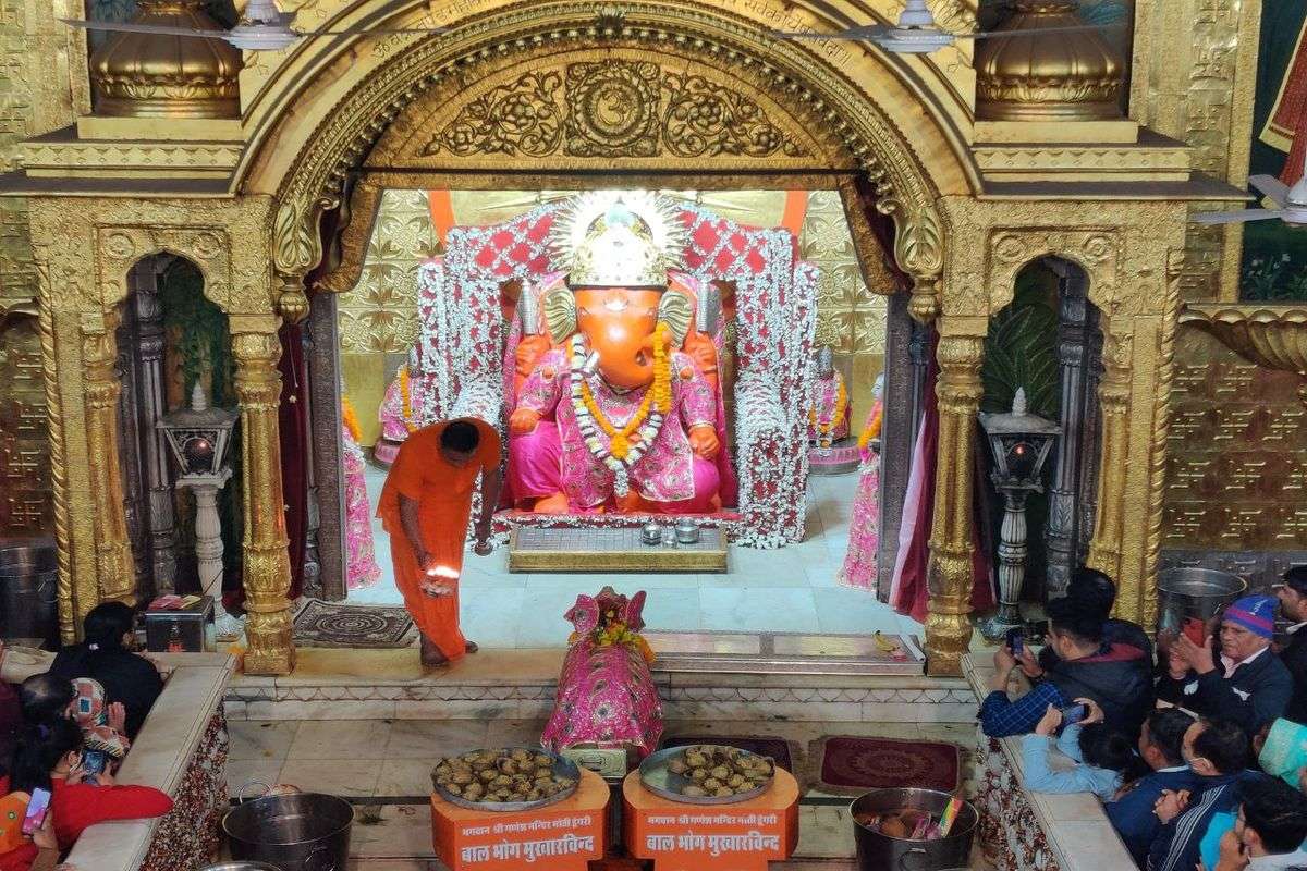 नए साल पर करिए जयपुर के प्रमुख मंदिरों के विशेष दर्शन