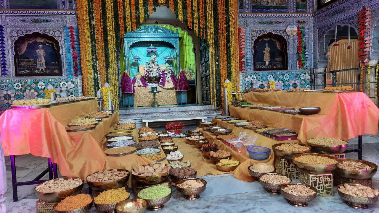 नए साल पर करिए जयपुर के प्रमुख मंदिरों के विशेष दर्शन