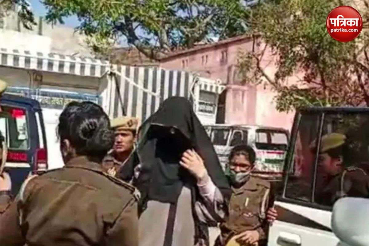 nikhat.jpg