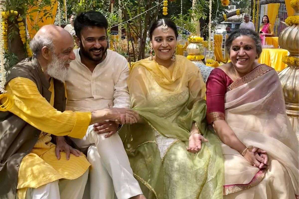 swara_muummy_papa.jpg