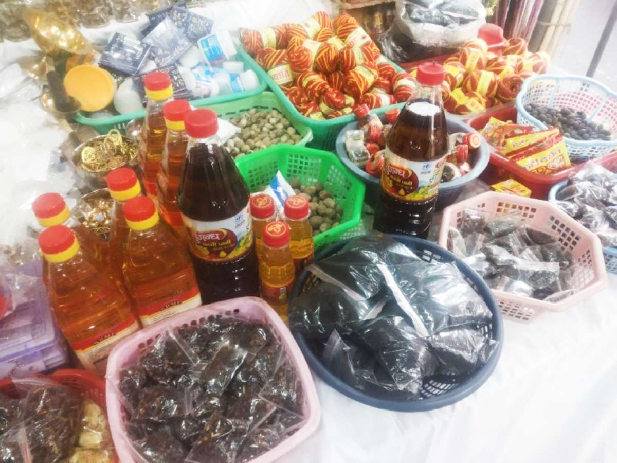 Video: चैत्र नवरात्र पर महंगी हुई देवी पूजा, रोली और हवन सामग्री पर इतना बढ़ा दाम