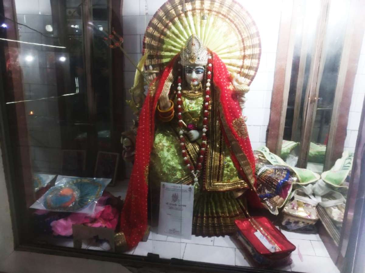 Chaitra Navratri: चैत्र नवरात्रि पर 100 साल बाद बना दुर्लभ संयोग, जानिए घट स्थापना समय