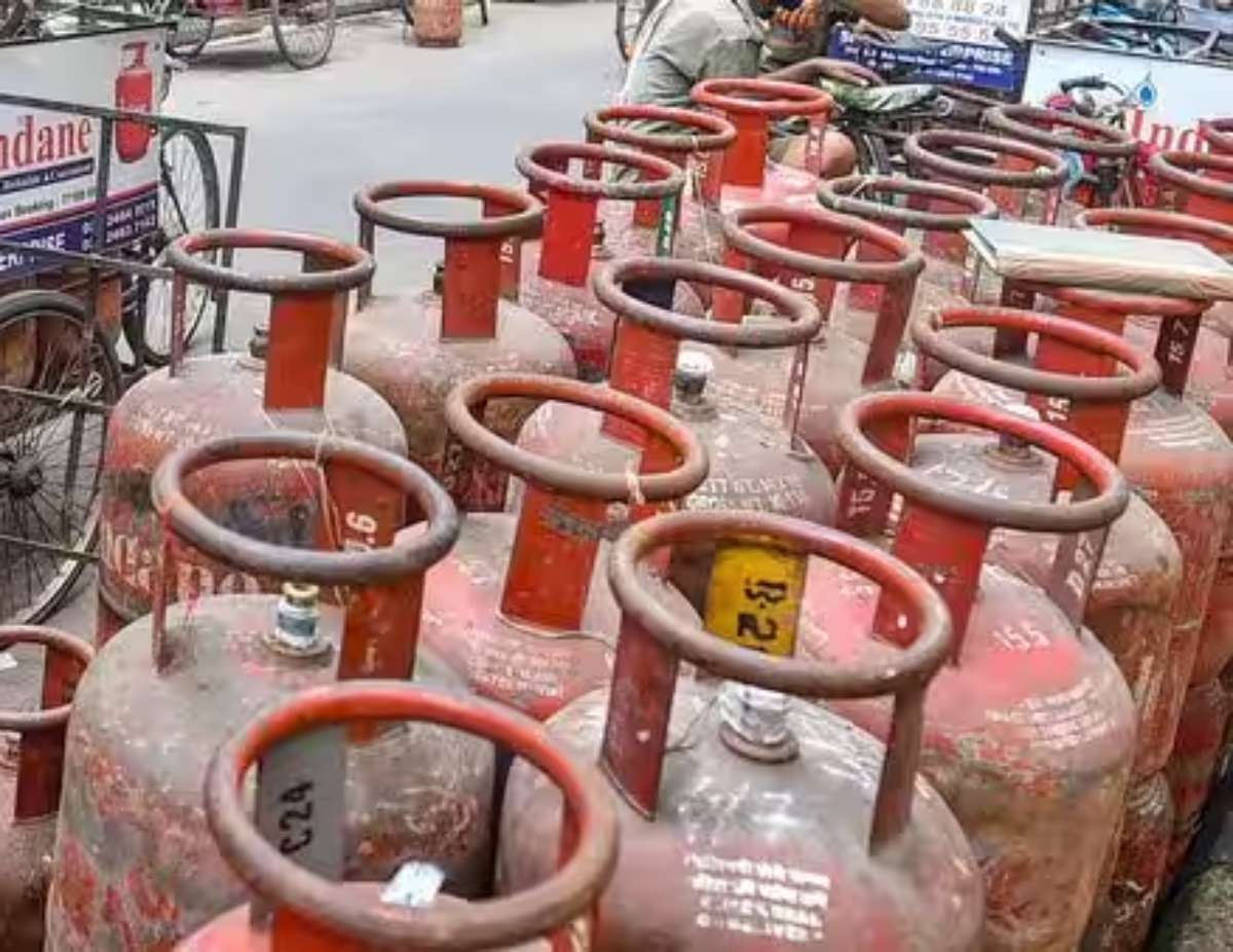 एक अप्रैल से बदलेंगे नियम, 31 मार्च से पहले पैन को आधार से कराए लिंक