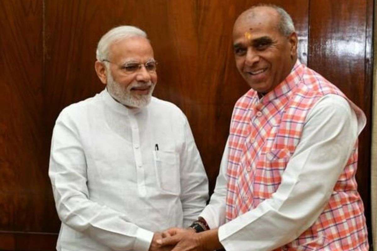jagdambika_with_modi.jpg