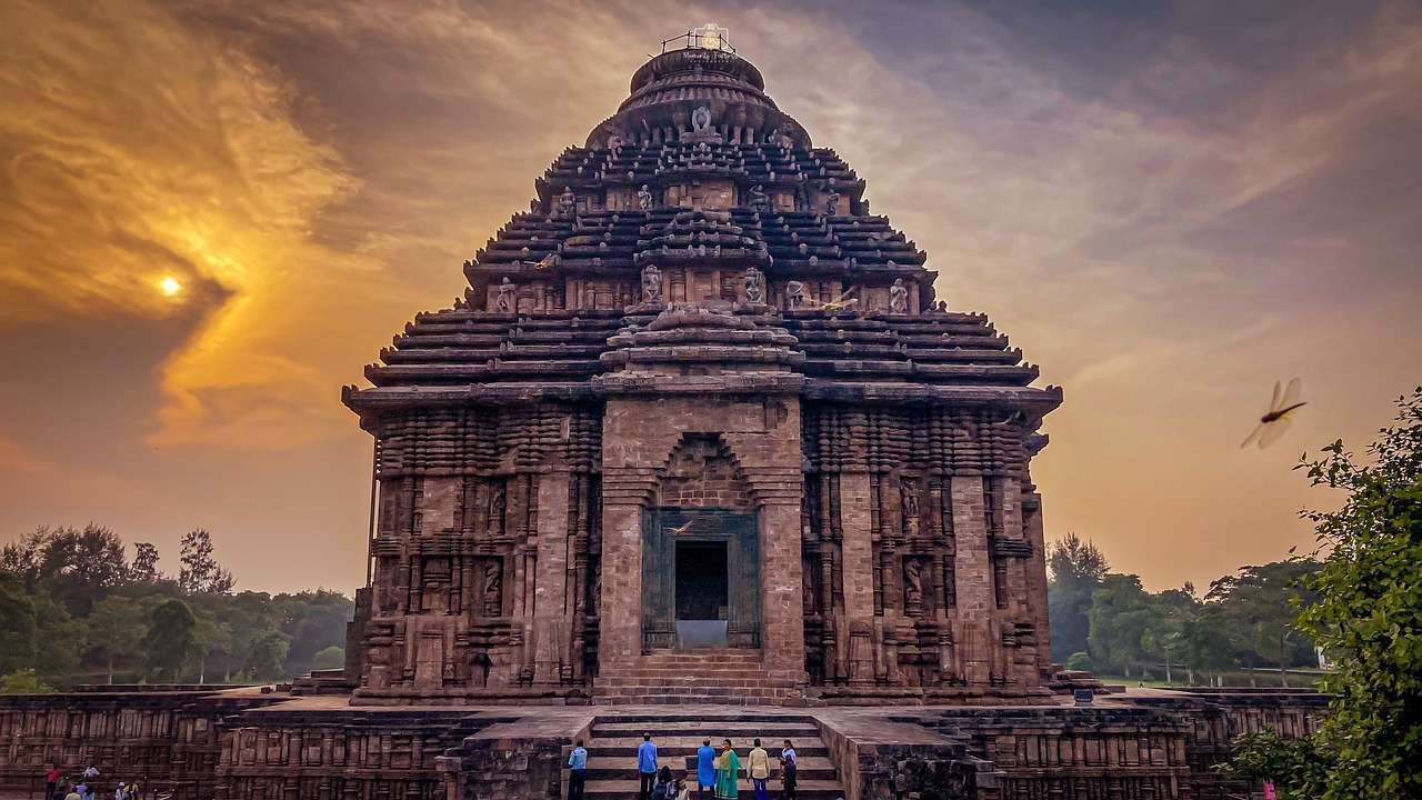 World Heritage Day  2023: आज है वर्ल्ड हेरिटेज डे इस मौके पर एक नजर डालिए भारत के कुछ प्राचीन सूर्य मंदिर पर