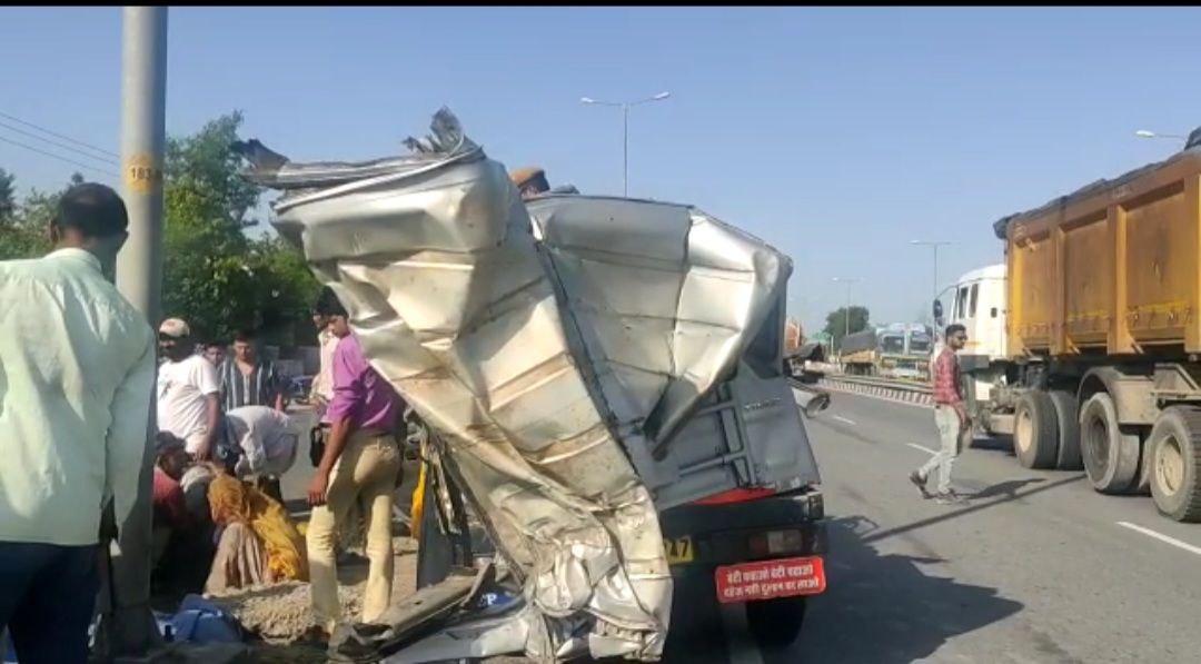 Rajasthan Road Accident सवारियों से भरी जीप के उड़े परखच्चे तीन की दर्दनाक मौत मची चीख पुकार 2881