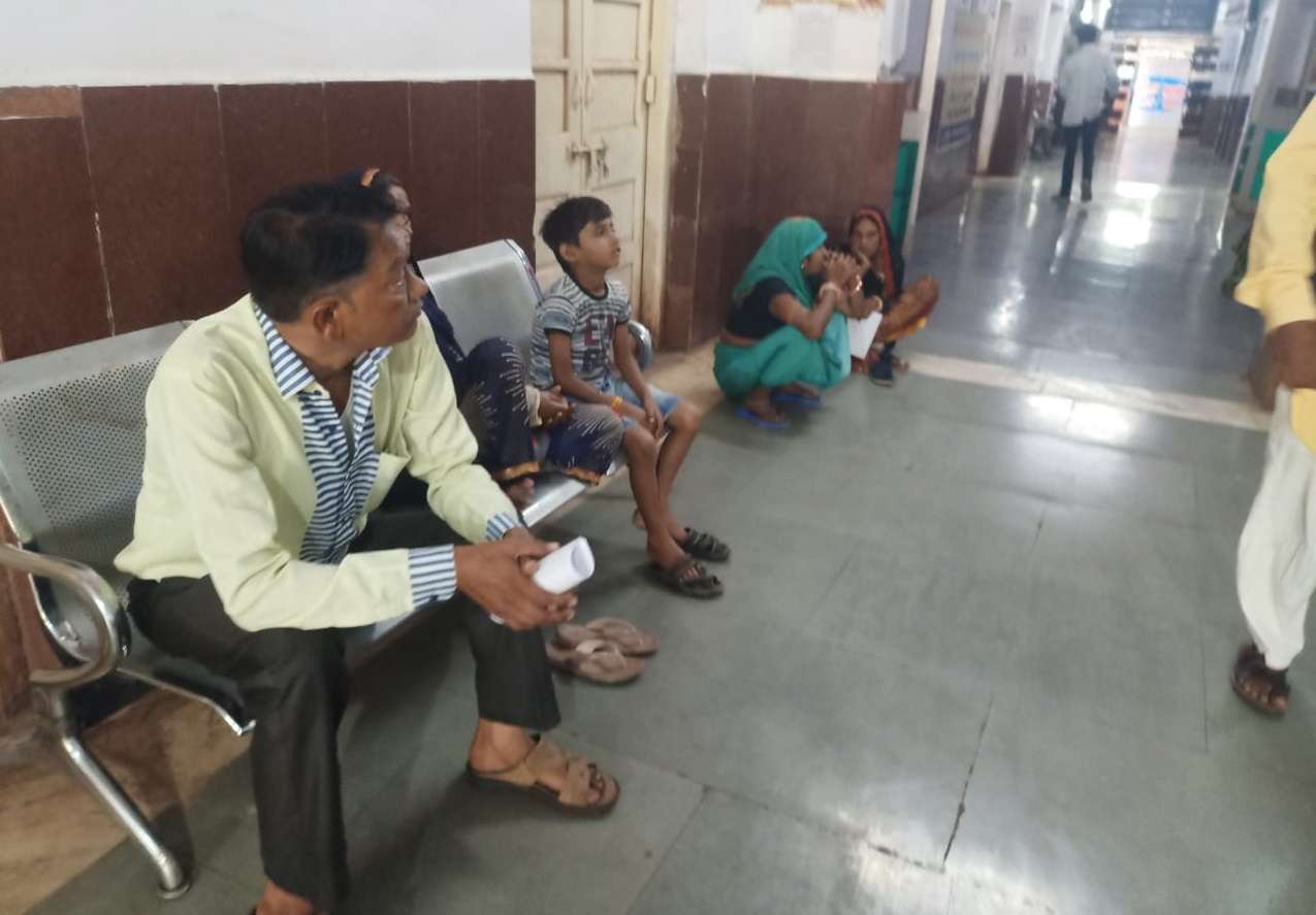 ओपीडी का समय सुबह 9 बजे का, डॉक्टर पहुंचे 10.30 बजे, मरीज होते हैं परेशान