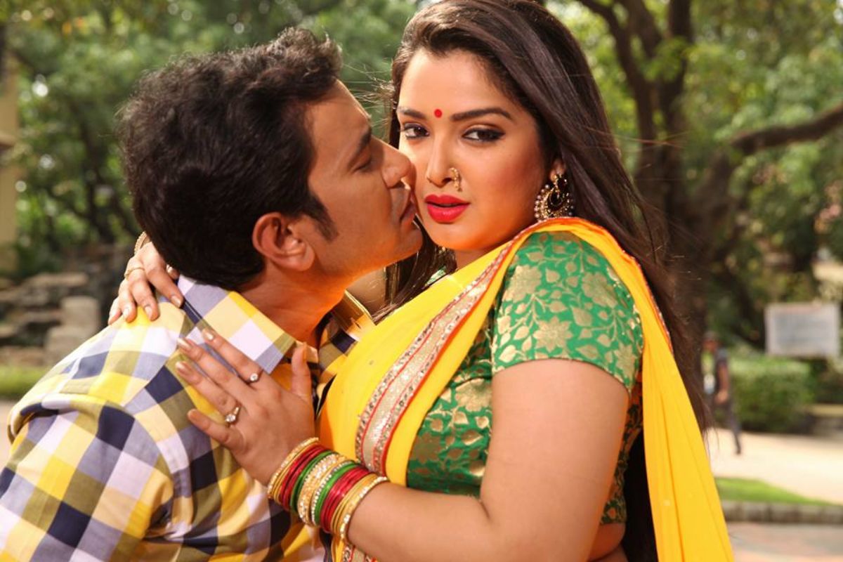 nirahua and amrapali dubey romantic bhojpuri song | Nirahua -Amrapali का  सबसे हॉट गाना,2023 में मचा रहा बवाल | Patrika News