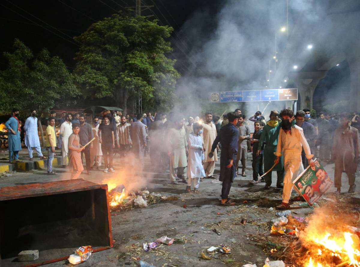 pakistan_may_9_riots.jpg