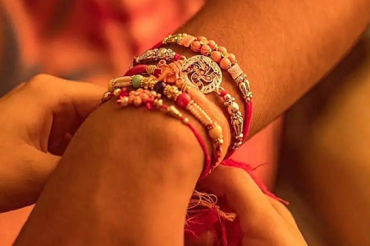 Rakshabandhan : रक्षाबंधन पर अनूठी कहानी, भाई दुनिया में नहीं फिर भी दोनों बहनें कलाई पर बांधती हैं राखी | Rakshabandhan Unique story brother not alive in world yet both sisters tie rakhi on wrist amazing | News 4 Social